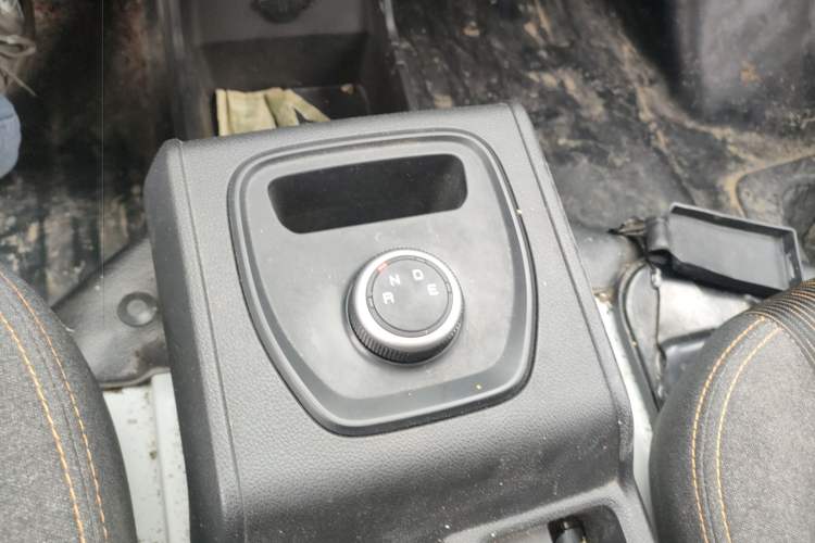 Used Karry Jiangtun 2023 Wide-body Edition AVIC Lithium Battery 38.64 kWh Gear Lever