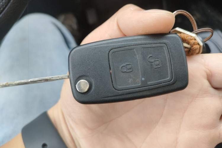 Used Karry Jiangtun 2023 Wide-body Edition AVIC Lithium Battery 38.64 kWh Vehicle Key