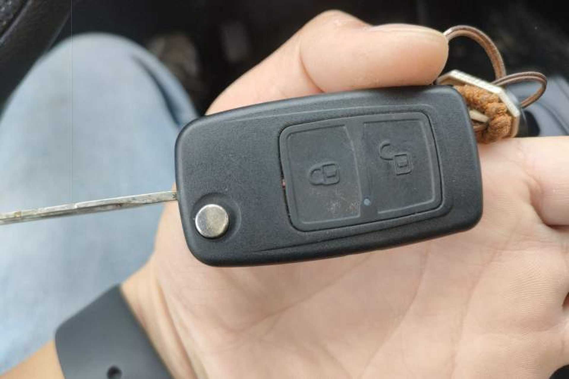 Used Karry Jiangtun 2023 Wide-body Edition AVIC Lithium Battery 38.64 kWh Vehicle Key