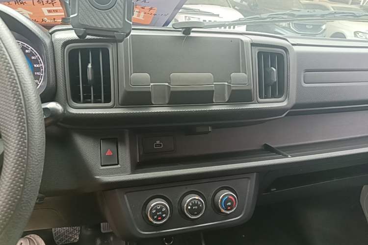 Used Karry Jiangtun 2023 Wide-body Edition Guoxuan Hi-Tech 40.55 kWh Audio And AC Panel