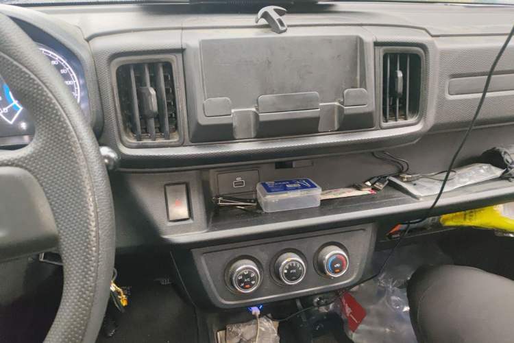 Used Karry Jiangtun 2023 Wide-body Edition Guoxuan Hi-Tech 40.55 kWh Audio And AC Panel