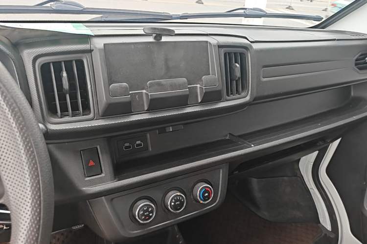 Used Karry Jiangtun 2023 Wide-Heart Edition Guoxuan Hi-Tech 38.7 kWh Audio And AC Panel