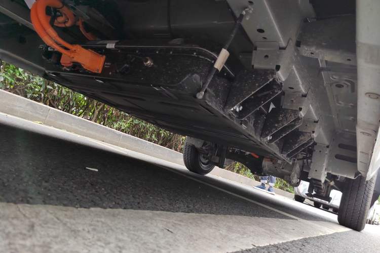 Used Karry Jiangtun 2023 Wide-body Edition AVIC Lithium Battery 38.64 kWh Chassis Front Left