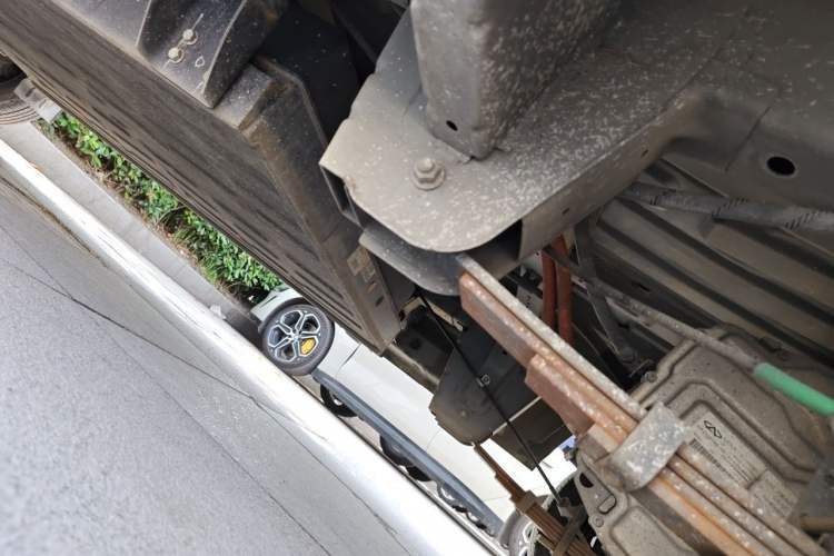 Used Karry Jiangtun 2023 Wide-body Edition Guoxuan Hi-Tech 40.55 kWh Chassis Rear Left