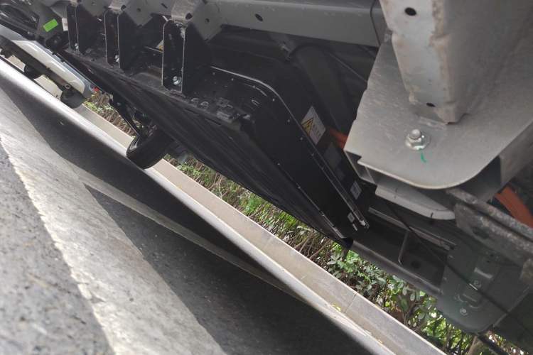 Used Karry Jiangtun 2023 Wide-body Edition AVIC Lithium Battery 38.64 kWh Chassis Rear Left