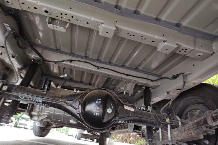 Used Karry Jiangtun 2023 Wide-body Edition AVIC Lithium Battery 38.64 kWh Chassis Rear