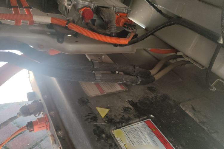 Used Karry Jiangtun 2023 Wide-body Edition AVIC Lithium Battery 38.64 kWh Engine Bay