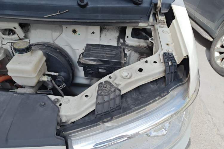Used Karry Jiangtun 2023 Wide-Range Model CATL 41.86 kWh Engine Bay Left