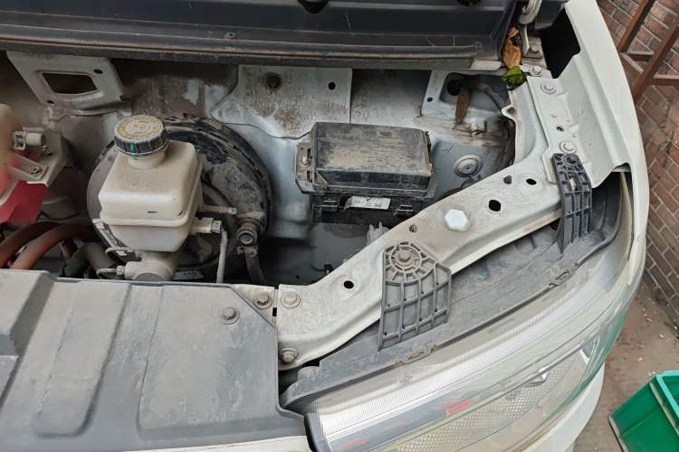 Used Karry Jiangtun 2023 Wide-body Edition AVIC Lithium Battery 38.64 kWh Engine Bay Left