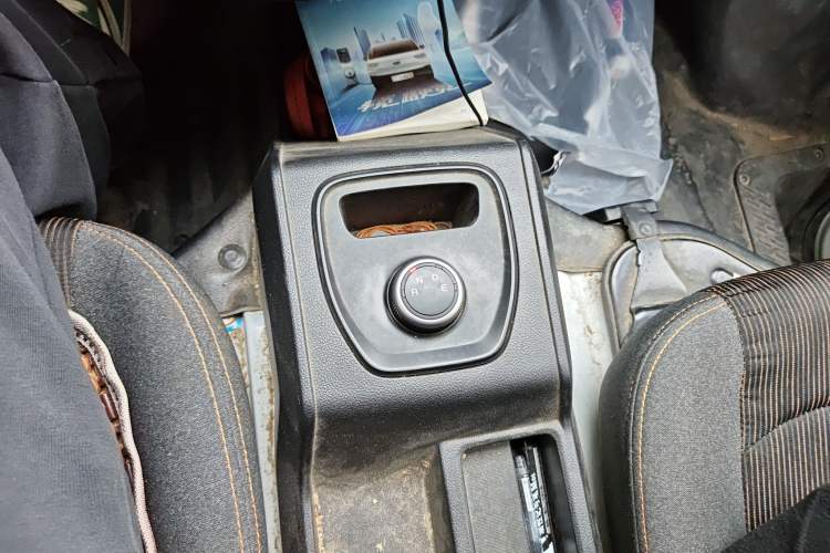 Used Karry Jiangtun 2023 Wide-body Edition AVIC Lithium Battery 38.64 kWh Gear Lever