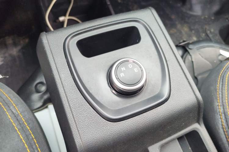 Used Karry Jiangtun 2023 Wide-body Edition AVIC Lithium Battery 38.64 kWh Gear Lever