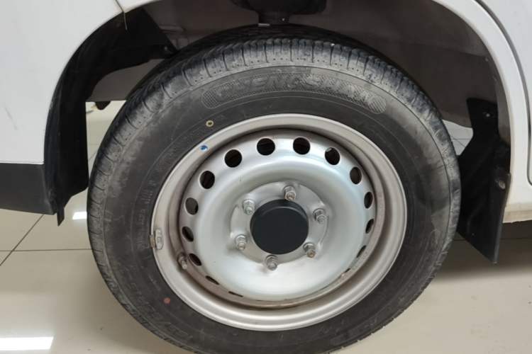 Used Karry Jiangtun 2023 Wide-body Edition Gotion High-Tech 38.7 kWh Left Front Wheel Hub