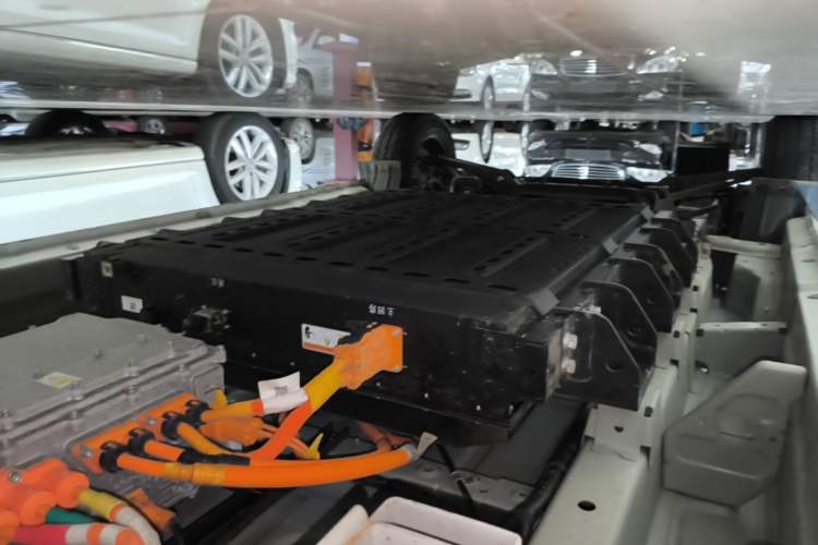 Used Karry Jiangtun 2023 Wide-body Edition Gotion High-Tech 38.7 kWh Left Side Sill