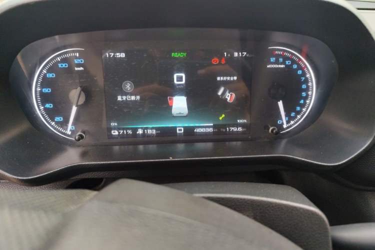 Used Karry Jiangtun 2023 Wide-body Edition AVIC Lithium Battery 38.64 kWh Odometer Close Up