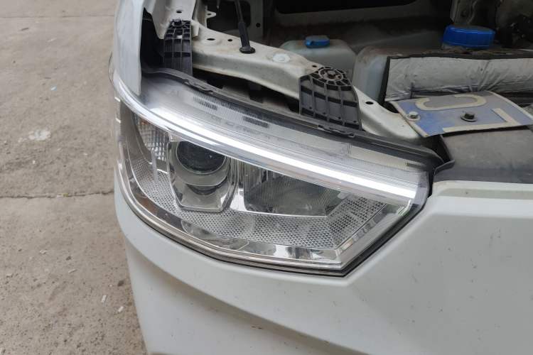Used Karry Jiangtun 2023 Wide-body Edition AVIC Lithium Battery 38.64 kWh Right Front Headlight