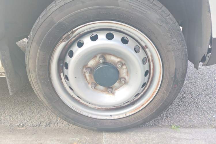 Used Karry Jiangtun 2023 Wide-body Edition Guoxuan Hi-Tech 40.55 kWh Right Front Wheel Hub