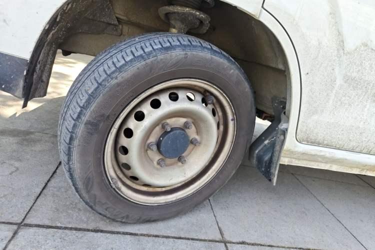 Used Karry Jiangtun 2023 Wide-body Edition Guoxuan Hi-Tech 40.55 kWh Right Front Wheel Hub