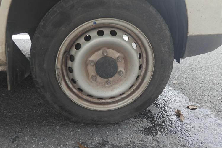 Used Karry Jiangtun 2023 Wide-body Edition Gotion High-Tech 38.7 kWh Right Front Wheel Hub
