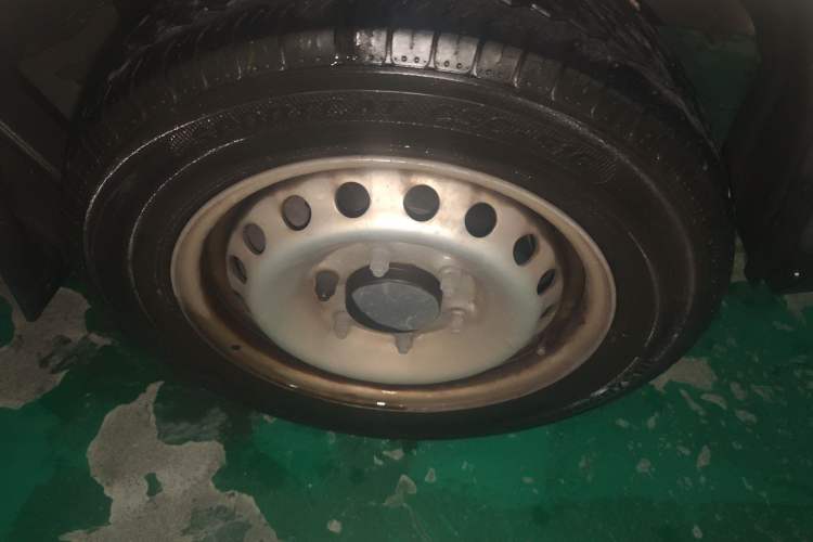 Used Karry Jiangtun 2023 Wide-Heart Edition Guoxuan High-Tech 40.55 kWh Right Front Wheel Hub