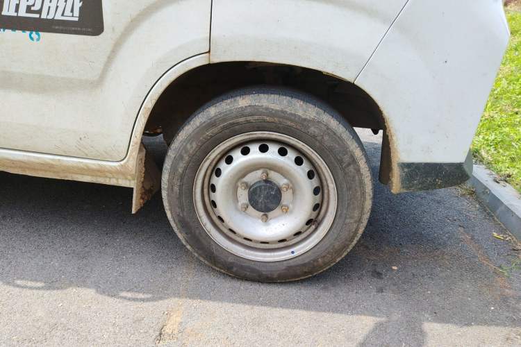 Used Karry Jiangtun 2023 Wide-body Edition Guoxuan Hi-Tech 40.55 kWh Right Front Wheel Hub