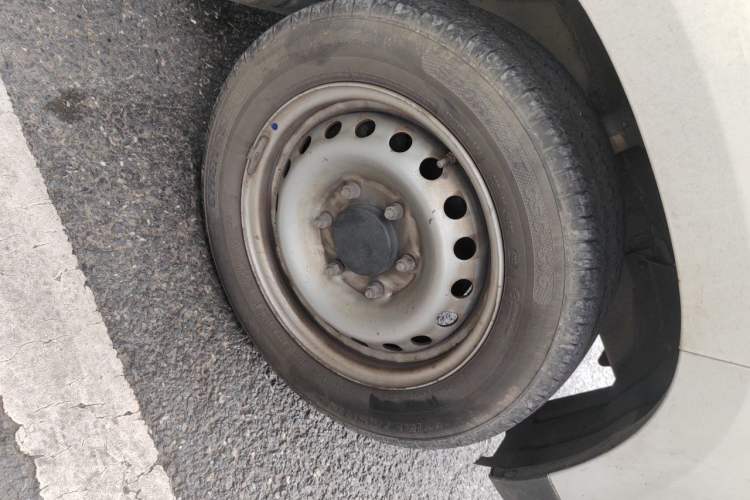 Used Karry Jiangtun 2023 Wide-body Edition Guoxuan Hi-Tech 40.55 kWh Right Front Wheel Hub