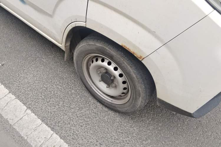 Used Karry Jiangtun 2023 Wide-Heart Edition Guoxuan High-Tech 40.55 kWh Right Front Wheel Hub