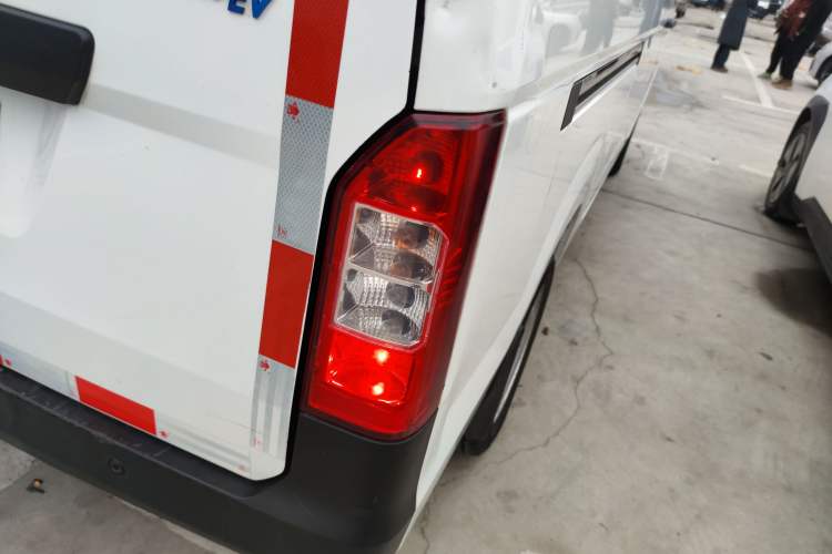 Used Karry Jiangtun 2023 Wide-body Edition Gotion High-Tech 38.7 kWh Right Rear Taillight