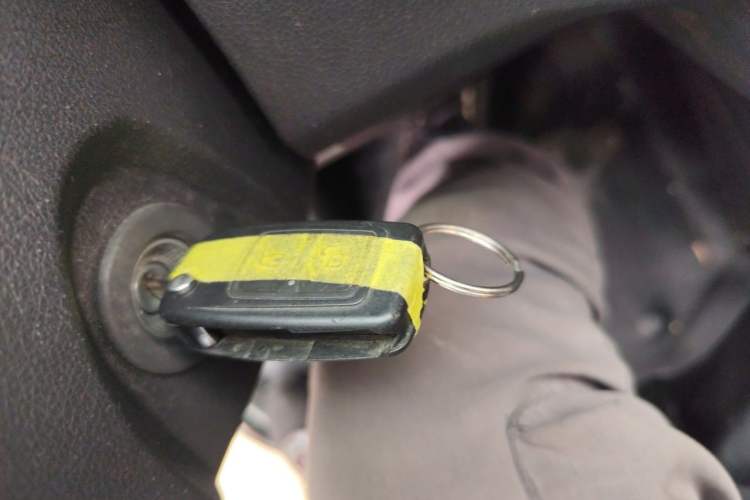 Used Karry Jiangtun 2023 Wide-body Edition AVIC Lithium Battery 38.64 kWh Vehicle Key