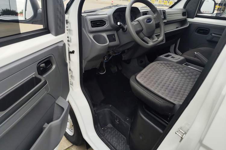 Used Karry Jiangtun E5 2024 268 km Range Open-Window 6-Seater Version Driver Seat