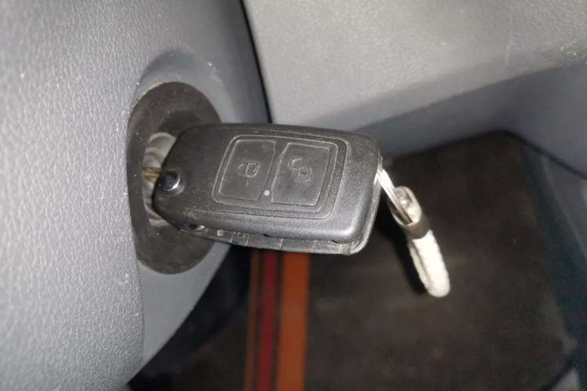 Used Karry Jiangtun E5 2024 268 km Range Open-Window 6-Seater Version Interior 1