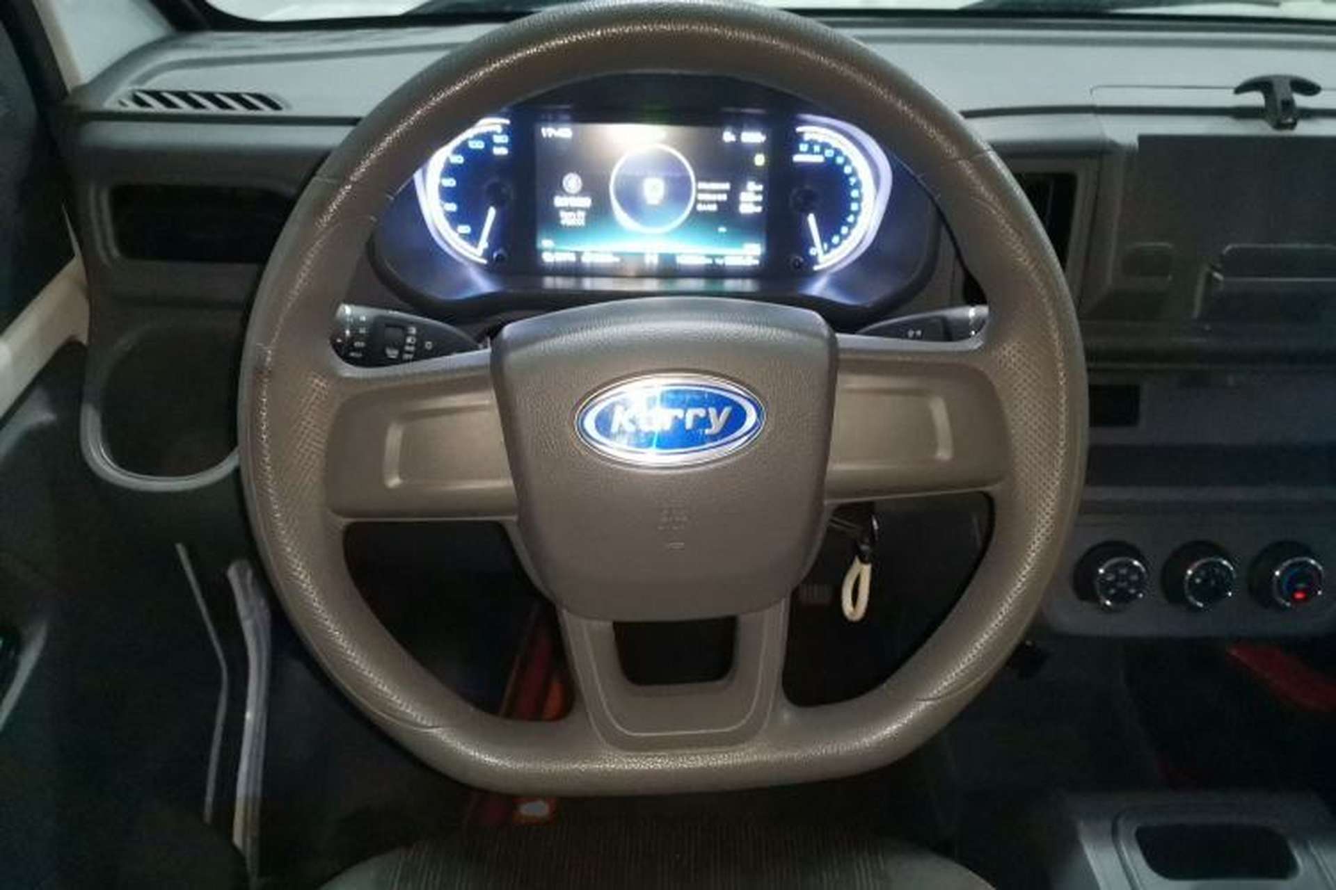 Used Karry Jiangtun E5 2024 268 km Range Open-Window 6-Seater Version Steering Wheel