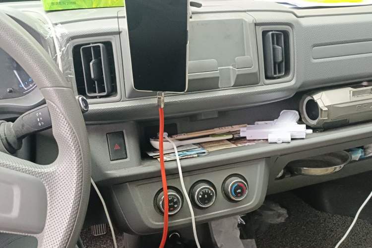 Used Karry Jiangtun E5 2024 230 km Standard Version Audio And AC Panel
