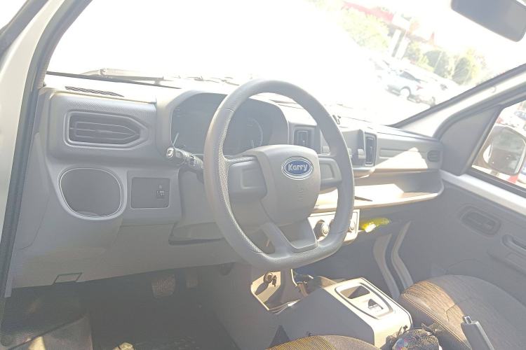 Used Karry Jiangtun E5 2024 268 km Range Open-Window 6-Seater Version Center Console