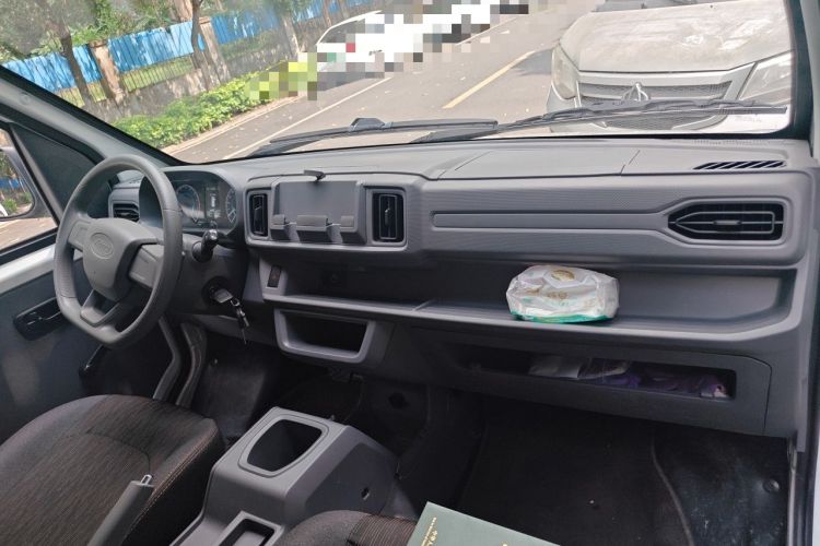 Used Karry Jiangtun E5 2024 230 km Economy Version Center Console