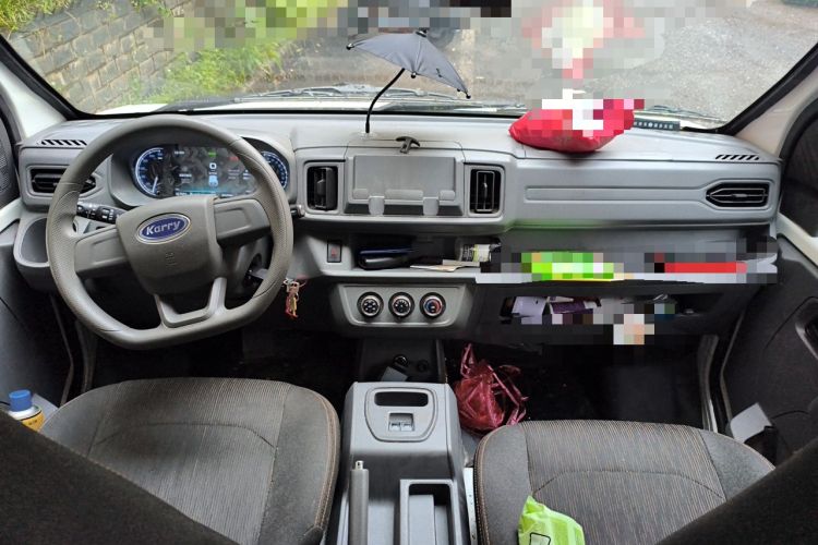 Used Karry Jiangtun E5 2024 268 km Range Open-Window 6-Seater Version Center Console