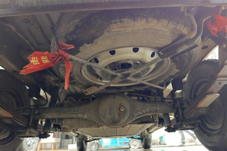 Used Karry Jiangtun E5 2024 268 km Range Open-Window 6-Seater Version Chassis Rear