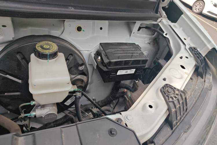 Used Karry Jiangtun E5 2024 230 km Economy Version Engine Bay Left