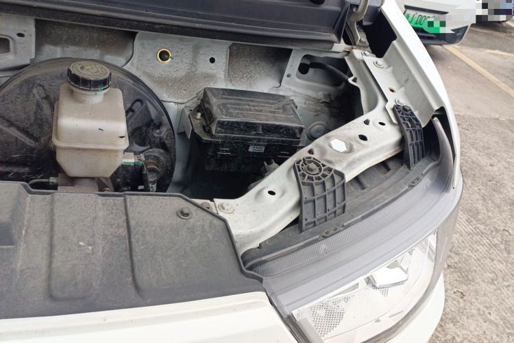 Used Karry Jiangtun E5 2024 230 km Standard Version Engine Bay Left