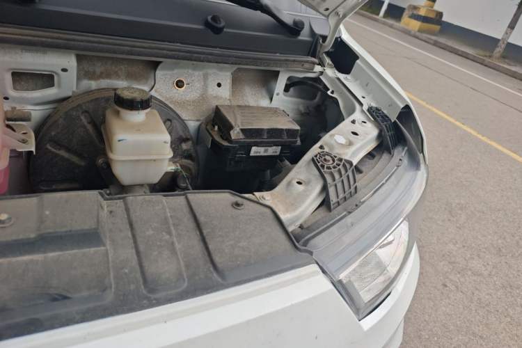 Used Karry Jiangtun E5 2024 268 km Range Open-Window 6-Seater Version Engine Bay Left
