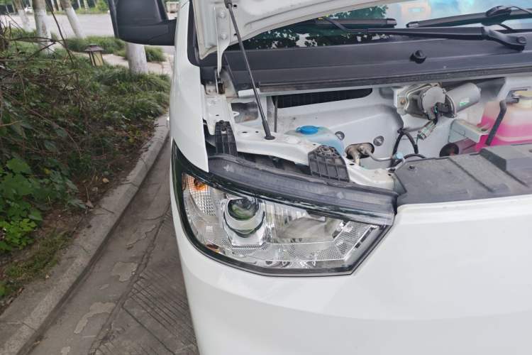 Used Karry Jiangtun E5 2024 268 km Range Open-Window 6-Seater Version Engine Bay Right