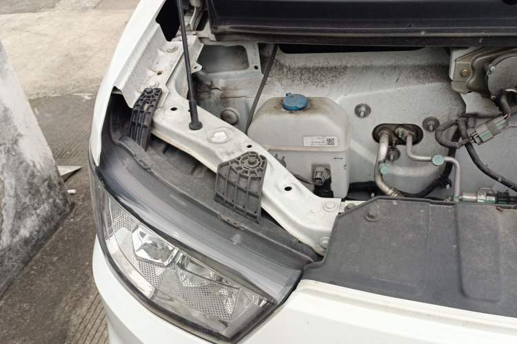 Used Karry Jiangtun E5 2024 230 km Standard Version Engine Bay Right