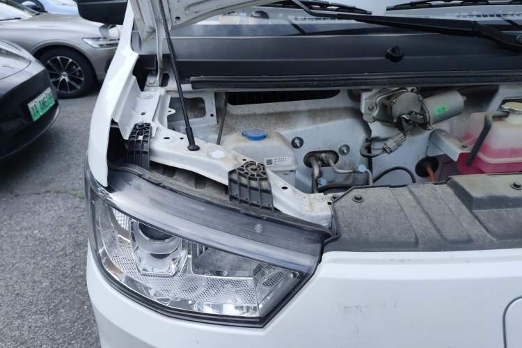 Used Karry Jiangtun E5 2024 268 km Range Open-Window 6-Seater Version Engine Bay Right