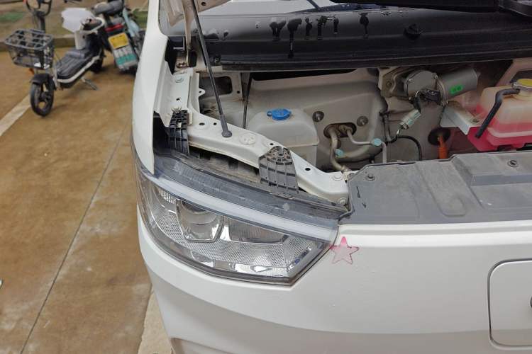 Used Karry Jiangtun E5 2024 268 km Range Open-Window 6-Seater Version Engine Bay Right