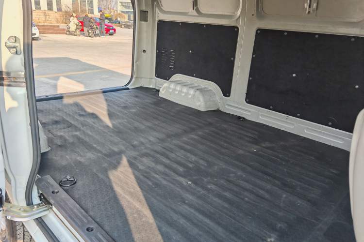Used Karry Jiangtun E5 2024 230 km Standard Version Exterior 2