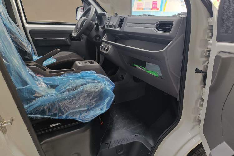Used Karry Jiangtun E5 2024 230 km Standard Version Exterior 2