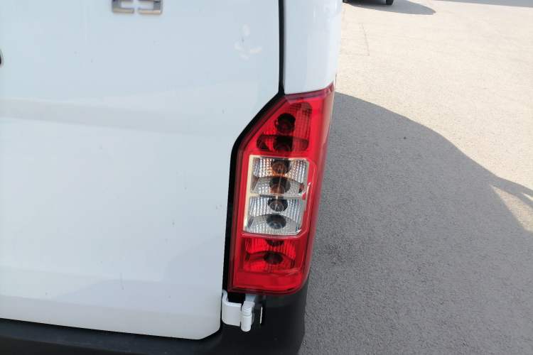 Used Karry Jiangtun E5 2024 268 km Range Open-Window 6-Seater Version Exterior 3