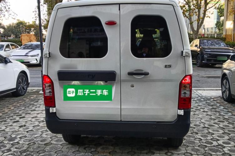 Used Karry Jiangtun E5 2024 268 km Range Open-Window 6-Seater Version Exterior 4