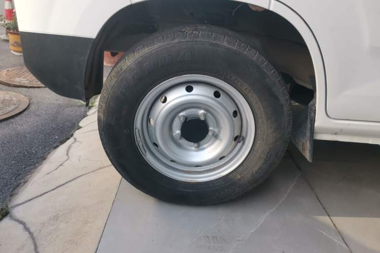 Used Karry Jiangtun E5 2024 230 km Standard Version Exterior 7