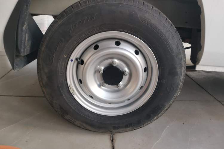 Used Karry Jiangtun E5 2024 230 km Standard Version Exterior 8