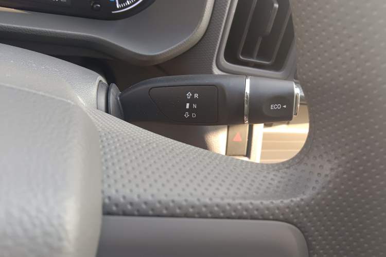 Used Karry Jiangtun E5 2024 268 km Range Open-Window 6-Seater Version Gear Lever